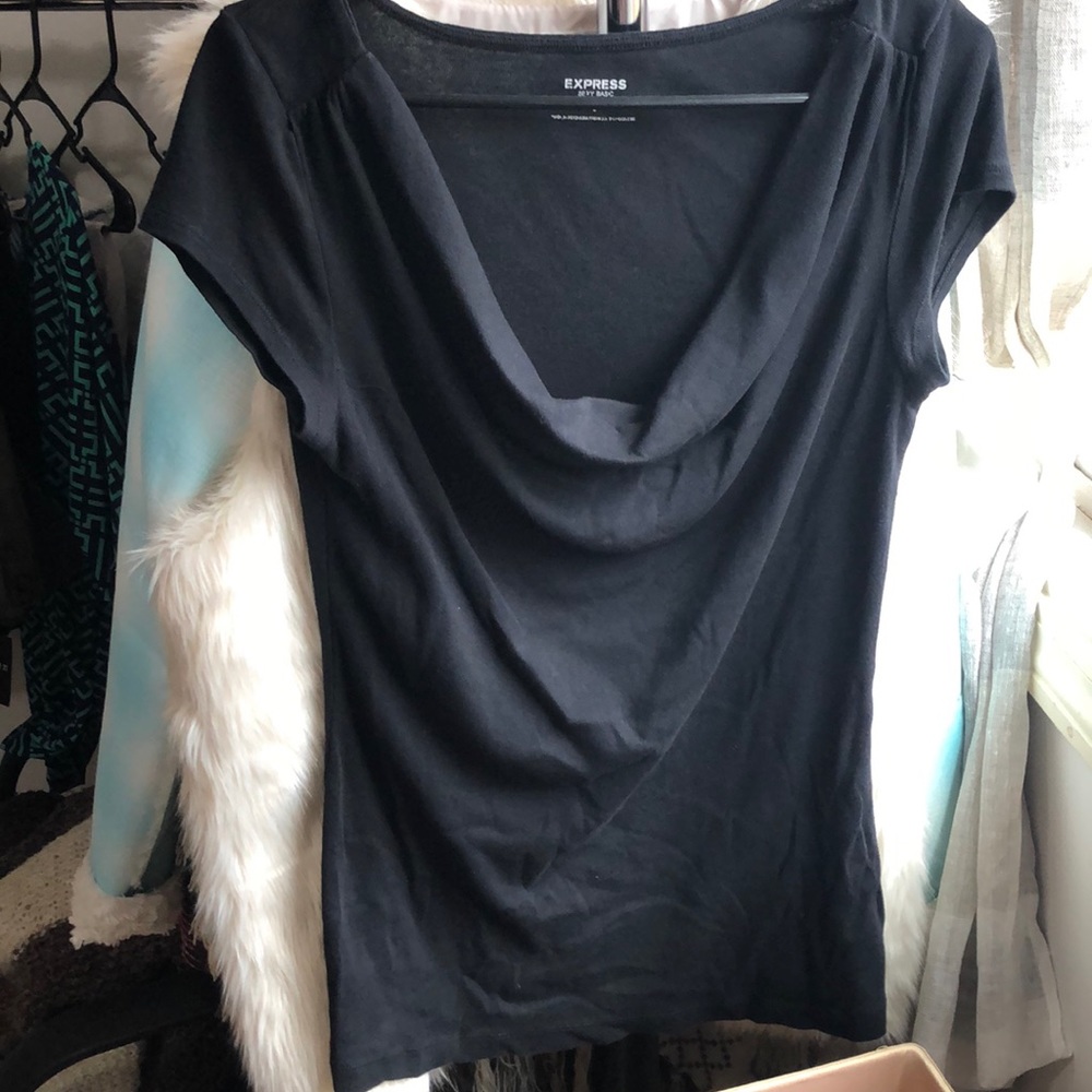 ⭐Woman’s Express black shirt- size L